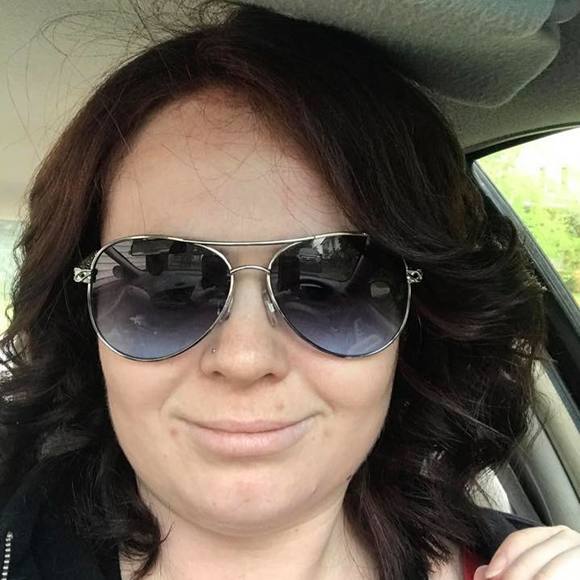 Meet your Posher, Sarah - Picture 1 of 1